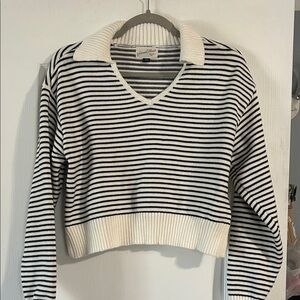 Universal Thread Black and White Striped V-Neck Sweater